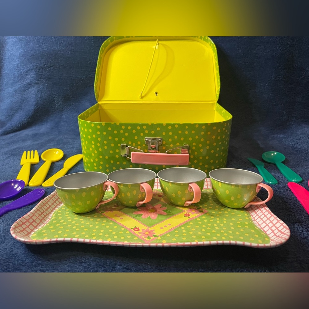 2013 Schylling 24 Piece Tin & Hard Plastic Floral Toy Doll Dishes